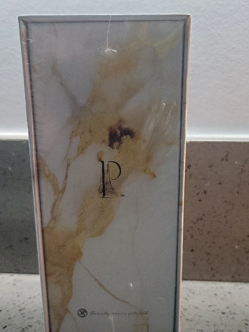 Prédiré Bio Brightening Dark Spot Solution — White & Gold - Picture 3 of 3